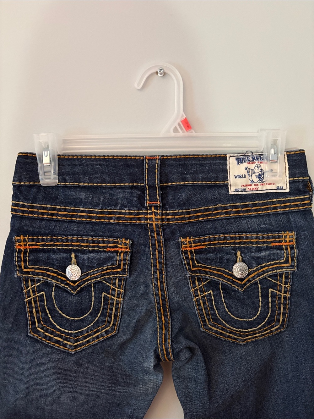 True Religion Women’s Skinny Jeans - Dark Indigo with Contrast Stitching - Picture 3 of 9
